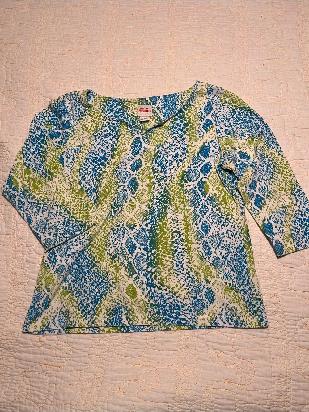 Ruby Rd. Women’s Blue & Green Snake Skin Print Top, Size Medium, 3/4 Sleeves